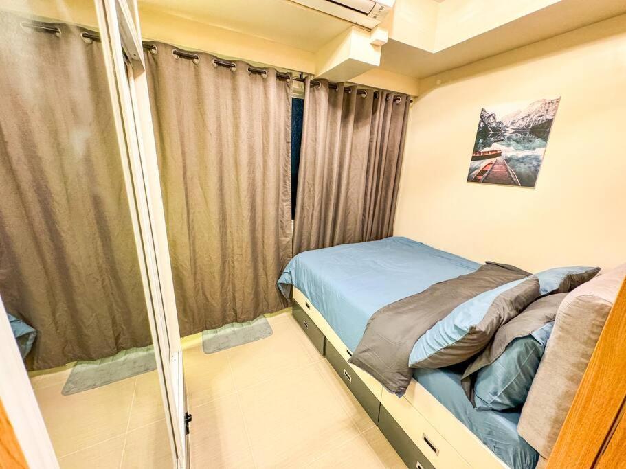 Pool View 1br 2-4 Guests, 5 Mins To Mall Of * Manila