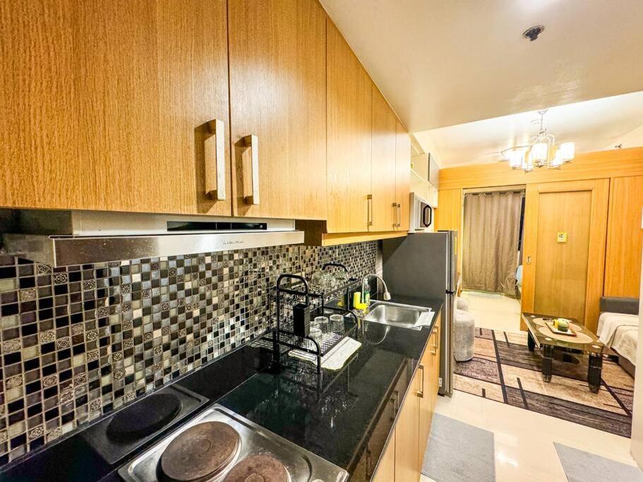 Apartment Pool View 1br 2-4 Guests, 5 Mins To Mall Of *