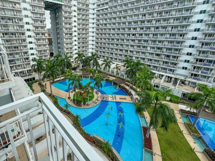 Apartment Pool View 1br 2-4 Guests, 5 Mins To Mall Of *